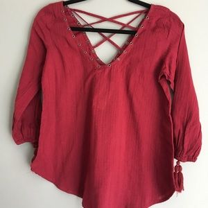 🆕 Hollister Boho Shirt Grommets on V-neck Sz XS